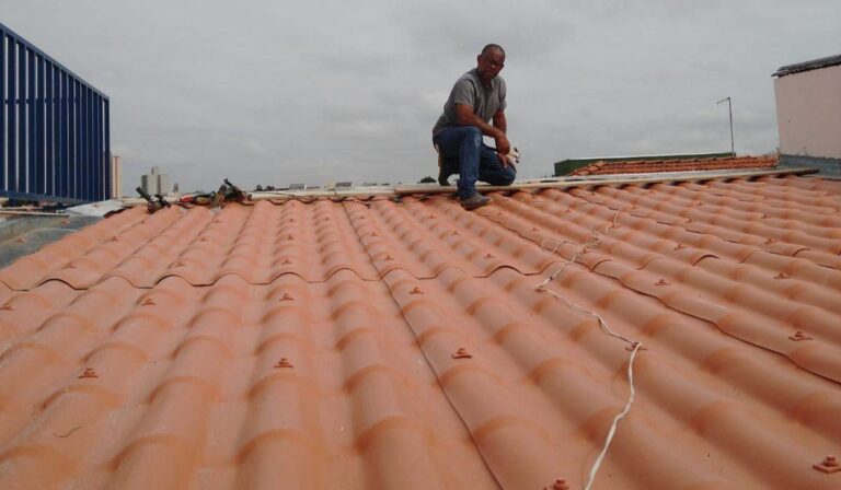 Como colocar telhado de PVC