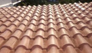 Telhado colonial com telhas de PVC